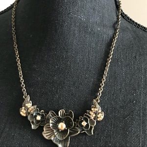 Floral necklace